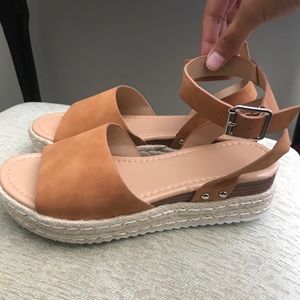 Brown/tan wedged Sandals